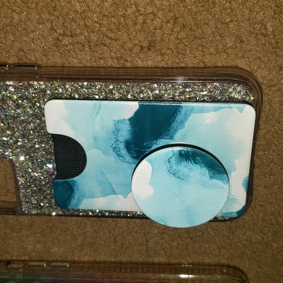 Set of 4 Decorative iPhone 11 cases measuring 3"x6" w/1 cardholde… - Picture 5 of 6